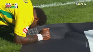 Tondela, Jogada, J. Siebatcheu aos 45'