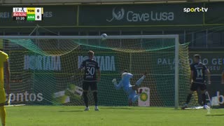 Tondela, Jogada, J. Siebatcheu aos 30'