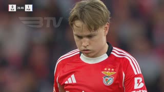 Benfica, Jogada, Schjelderup aos 27'