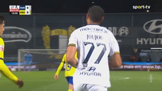 Famalicão, Jogada, A. Joujou aos 19'